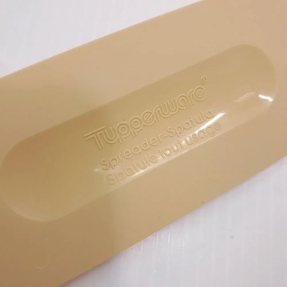 Tupperware Spatula Spreader plastic rounded edge almond beige brown made Mexico